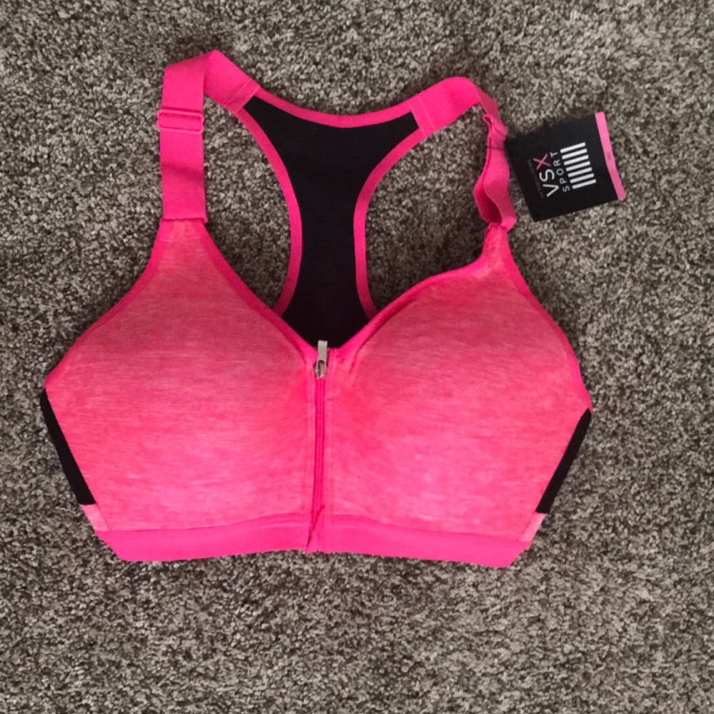 NEW WITH TAGS Victoria’s Secret Sports Bra